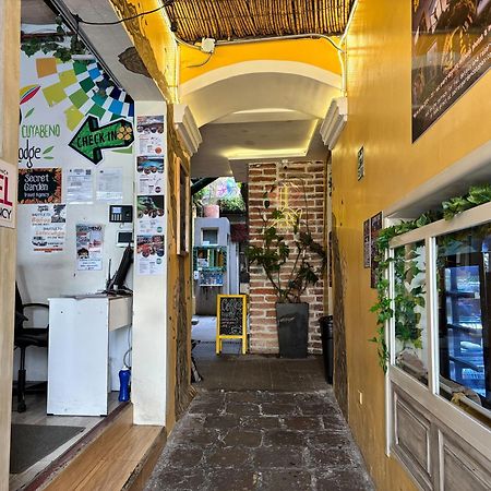The Secret Garden Hostel กีโต ภายนอก รูปภาพ