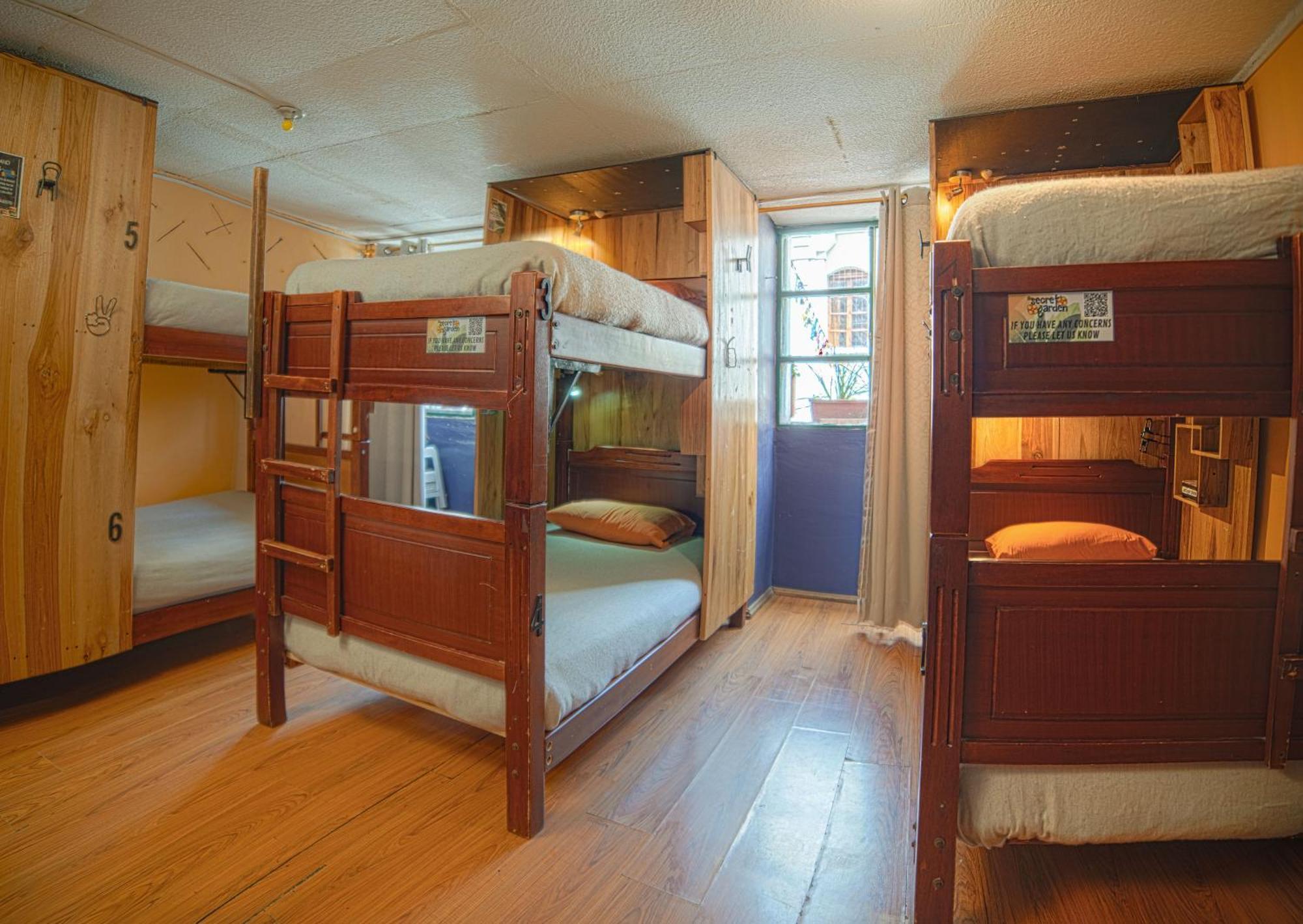 The Secret Garden Hostel กีโต ภายนอก รูปภาพ