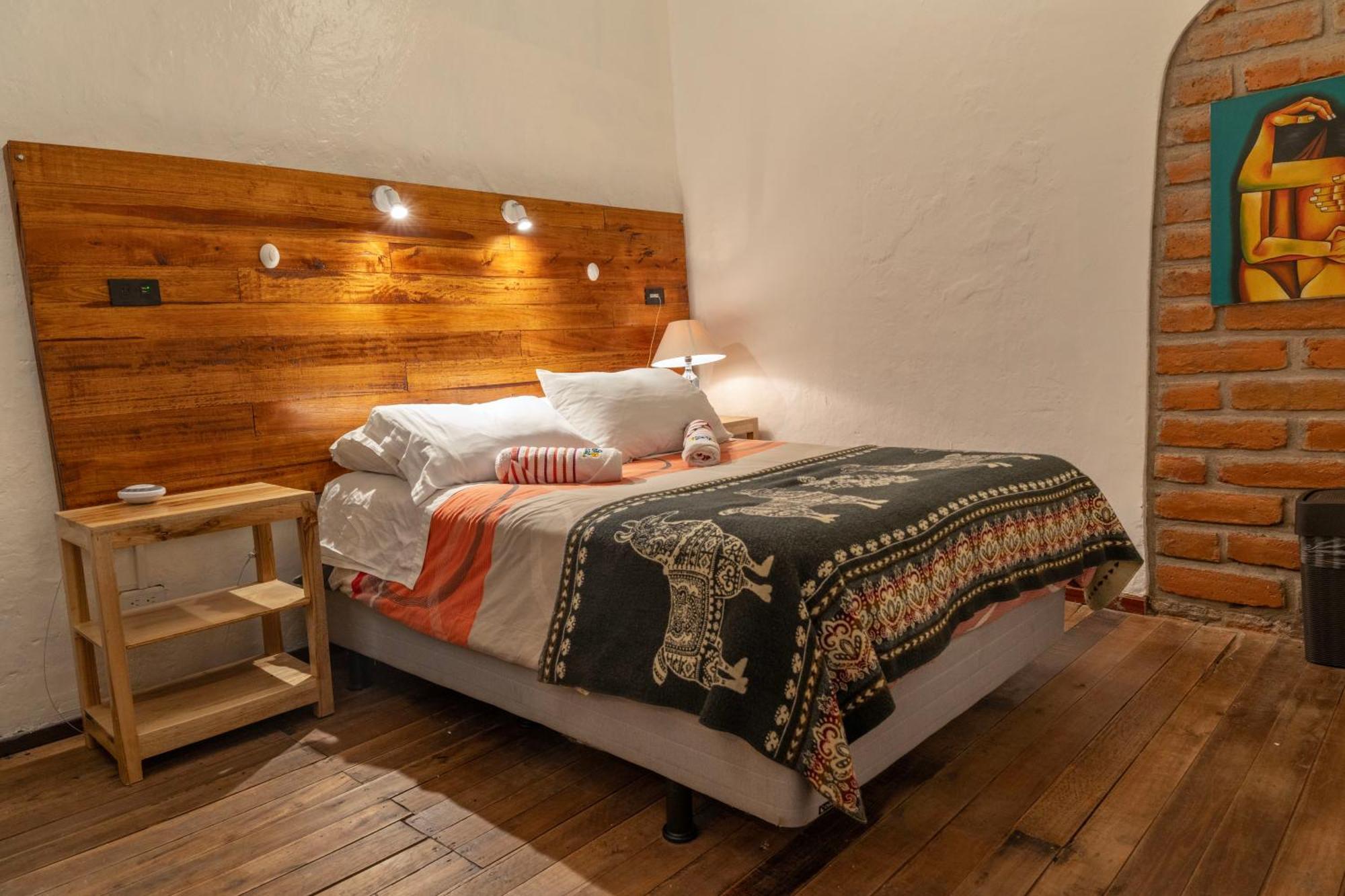 The Secret Garden Hostel กีโต ภายนอก รูปภาพ