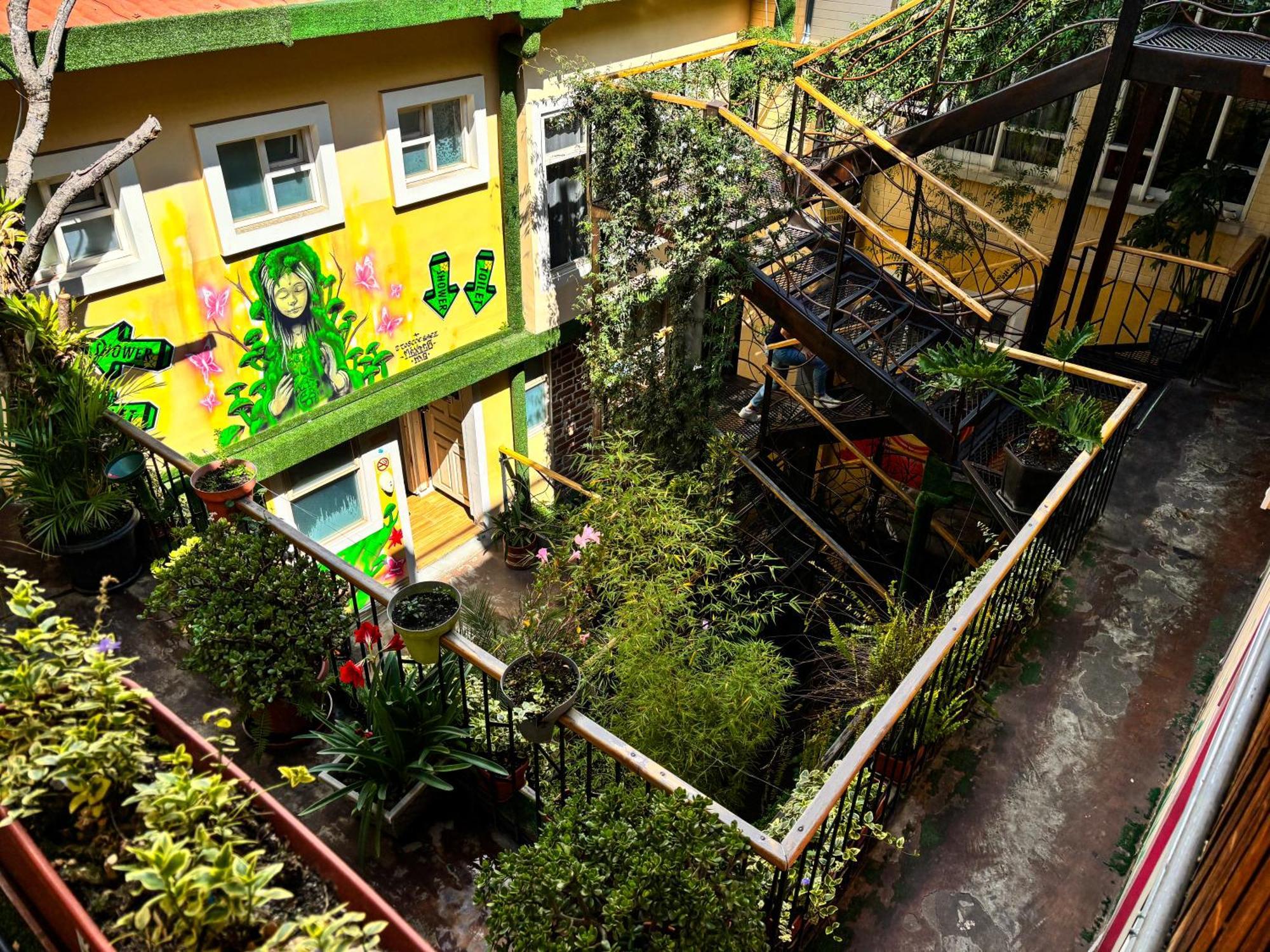 The Secret Garden Hostel กีโต ภายนอก รูปภาพ