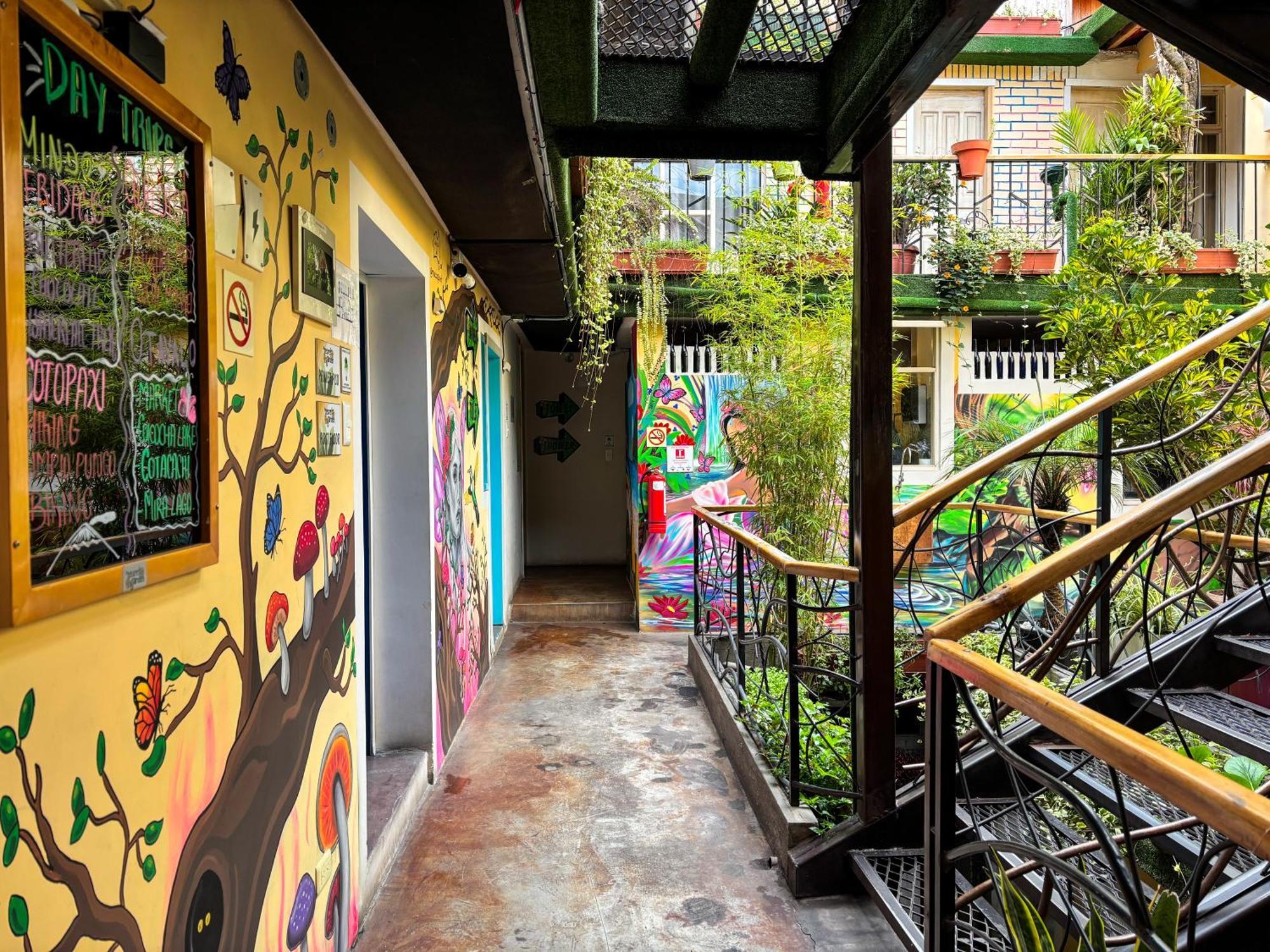 The Secret Garden Hostel กีโต ภายนอก รูปภาพ
