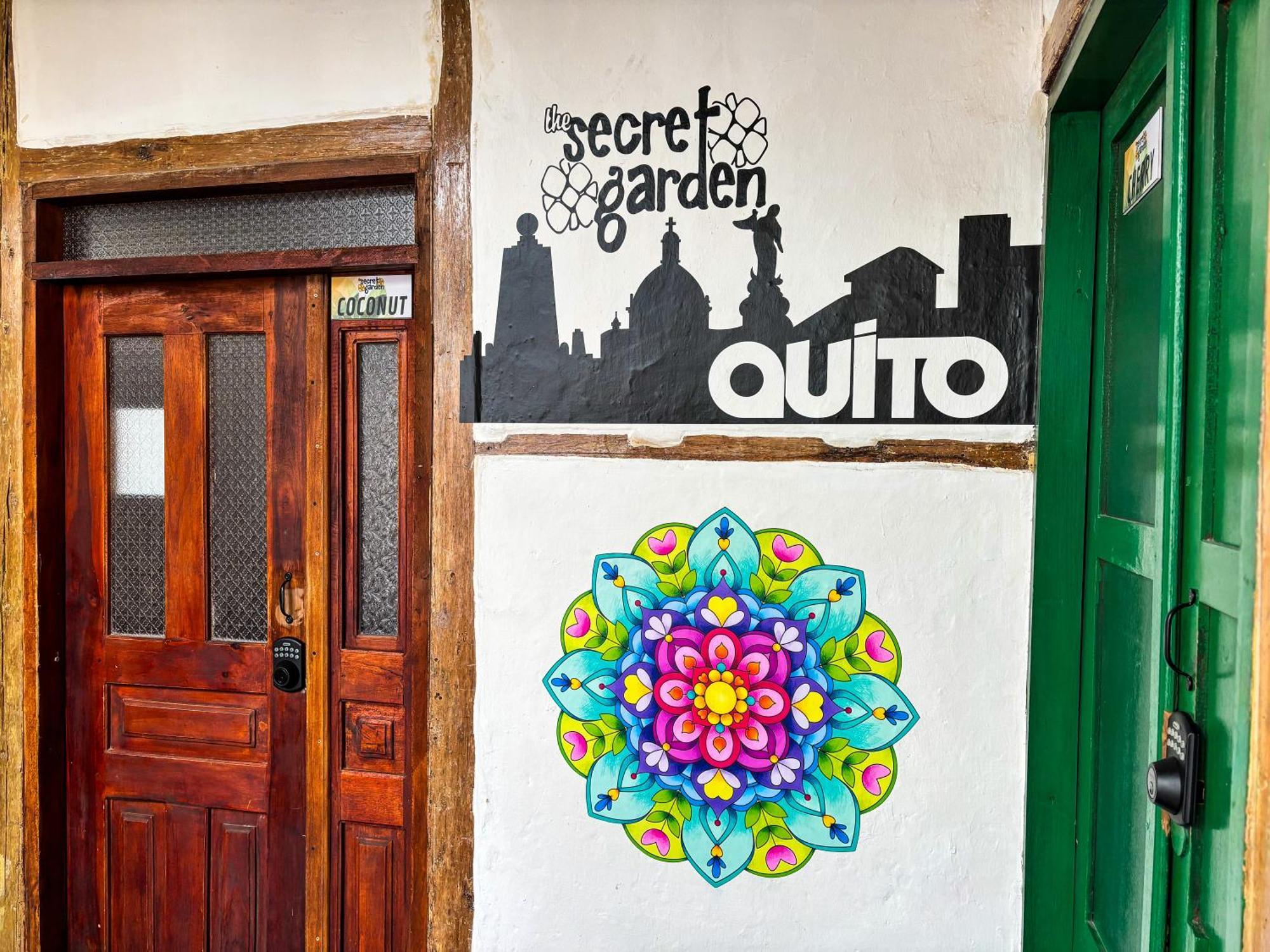 The Secret Garden Hostel กีโต ภายนอก รูปภาพ