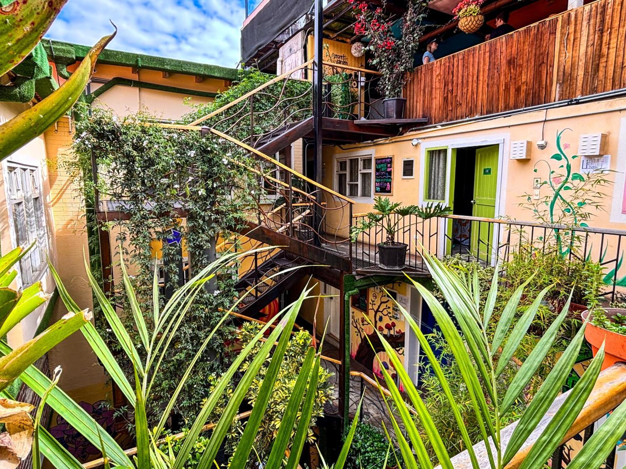 The Secret Garden Hostel กีโต ภายนอก รูปภาพ